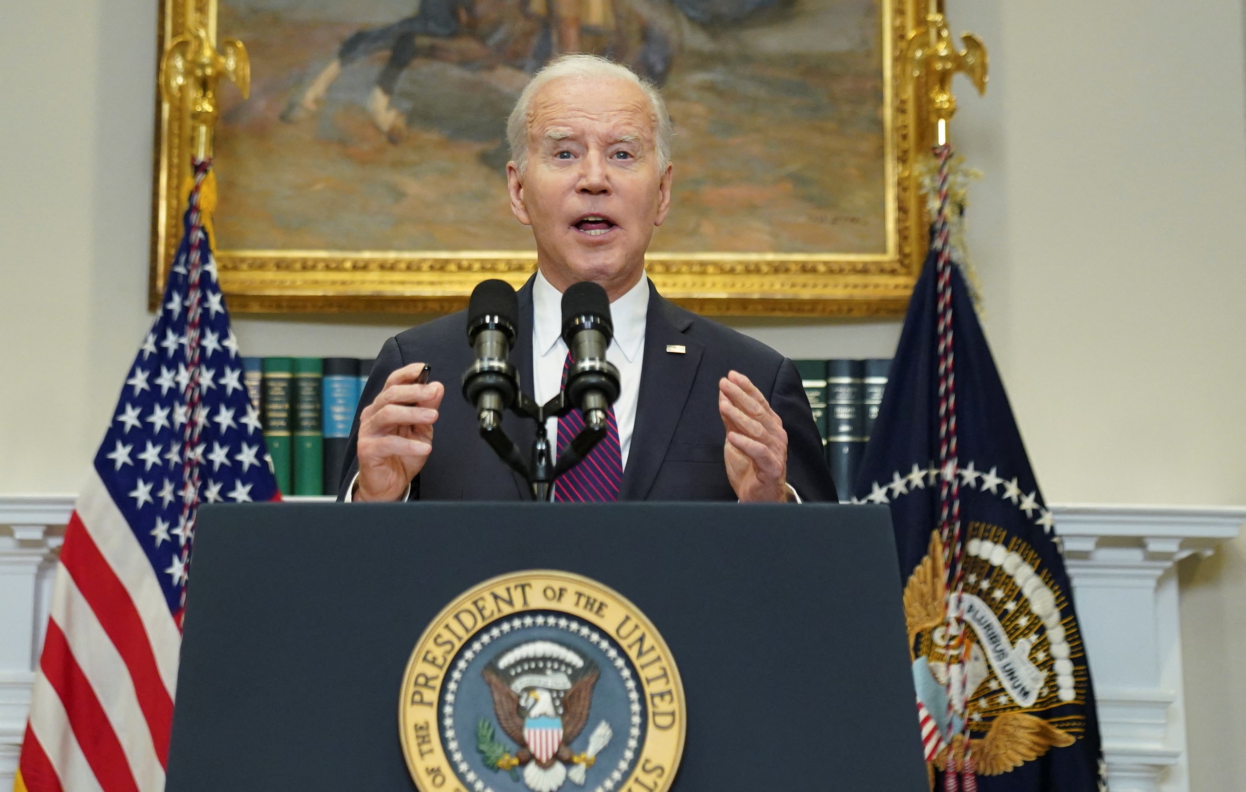 image Biden, McCarthy divided over debt ceiling but talks continue