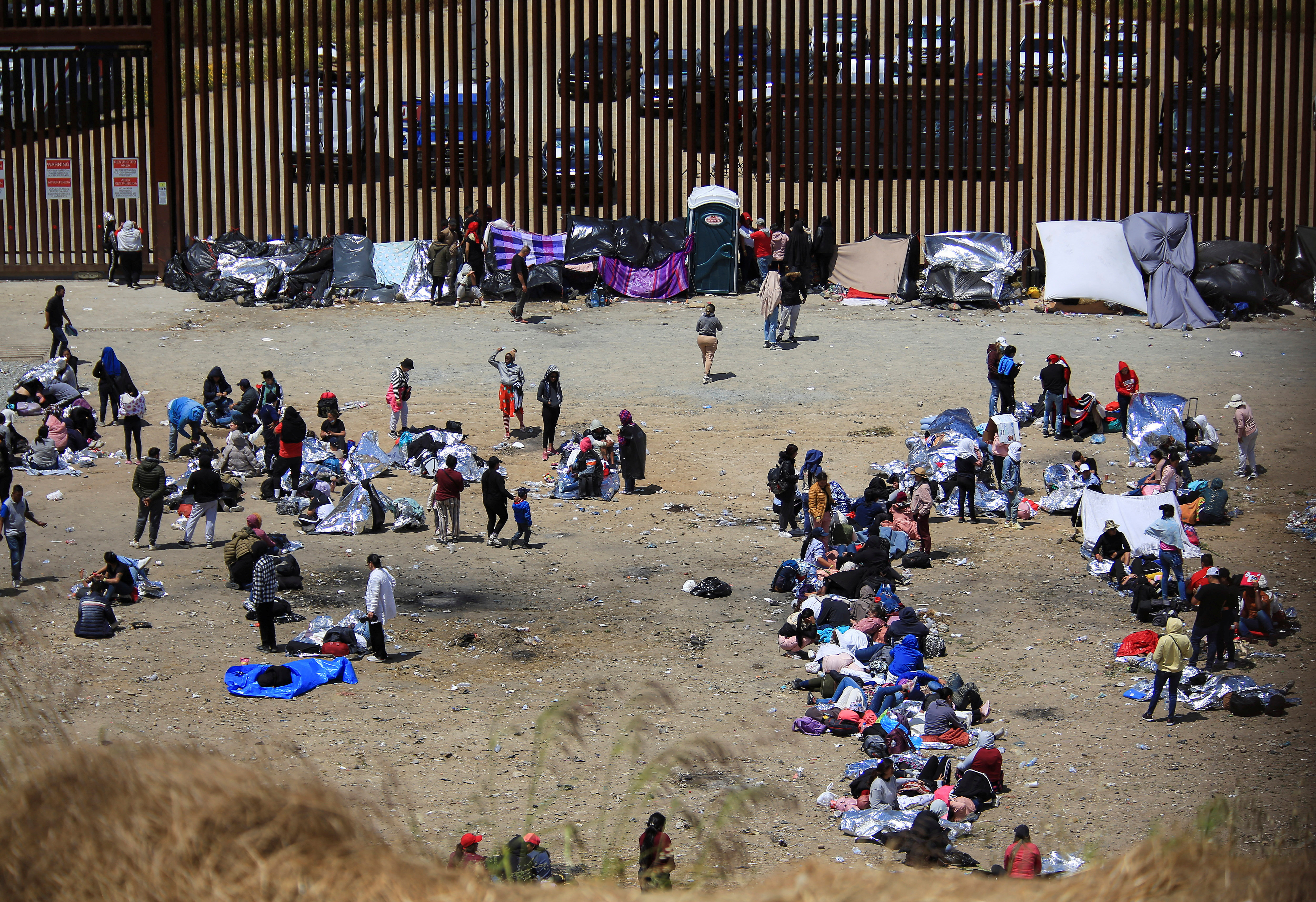 image Border crossings top 10,000 daily as migrants seek US entry before Title 42 ends