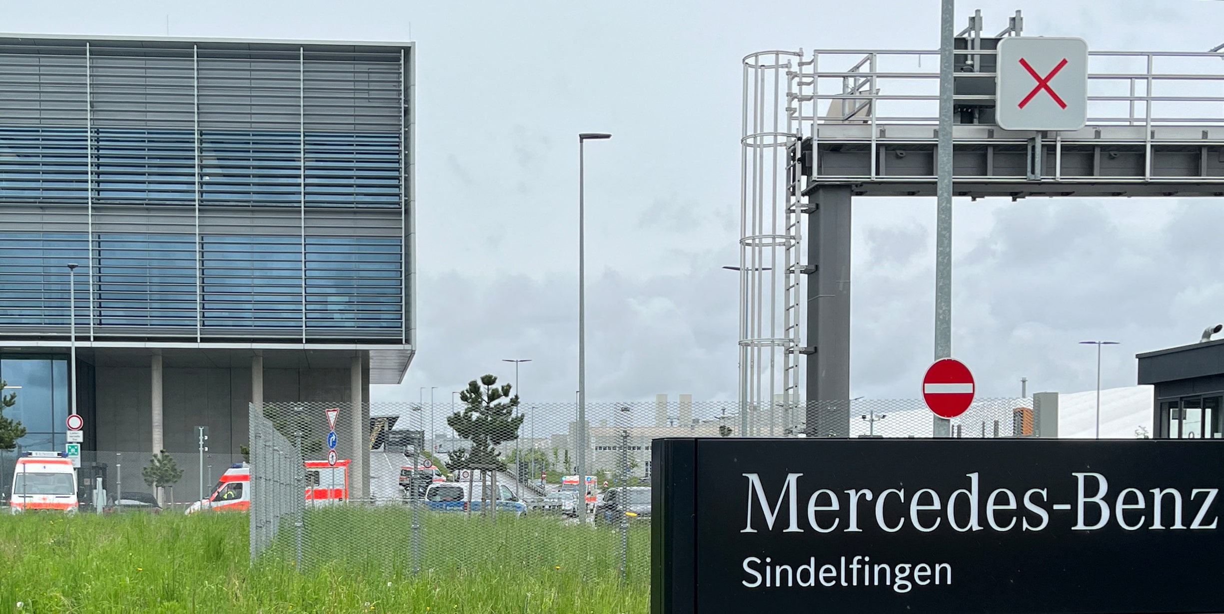 image Two dead after shooting at German Mercedes plant; suspect detained