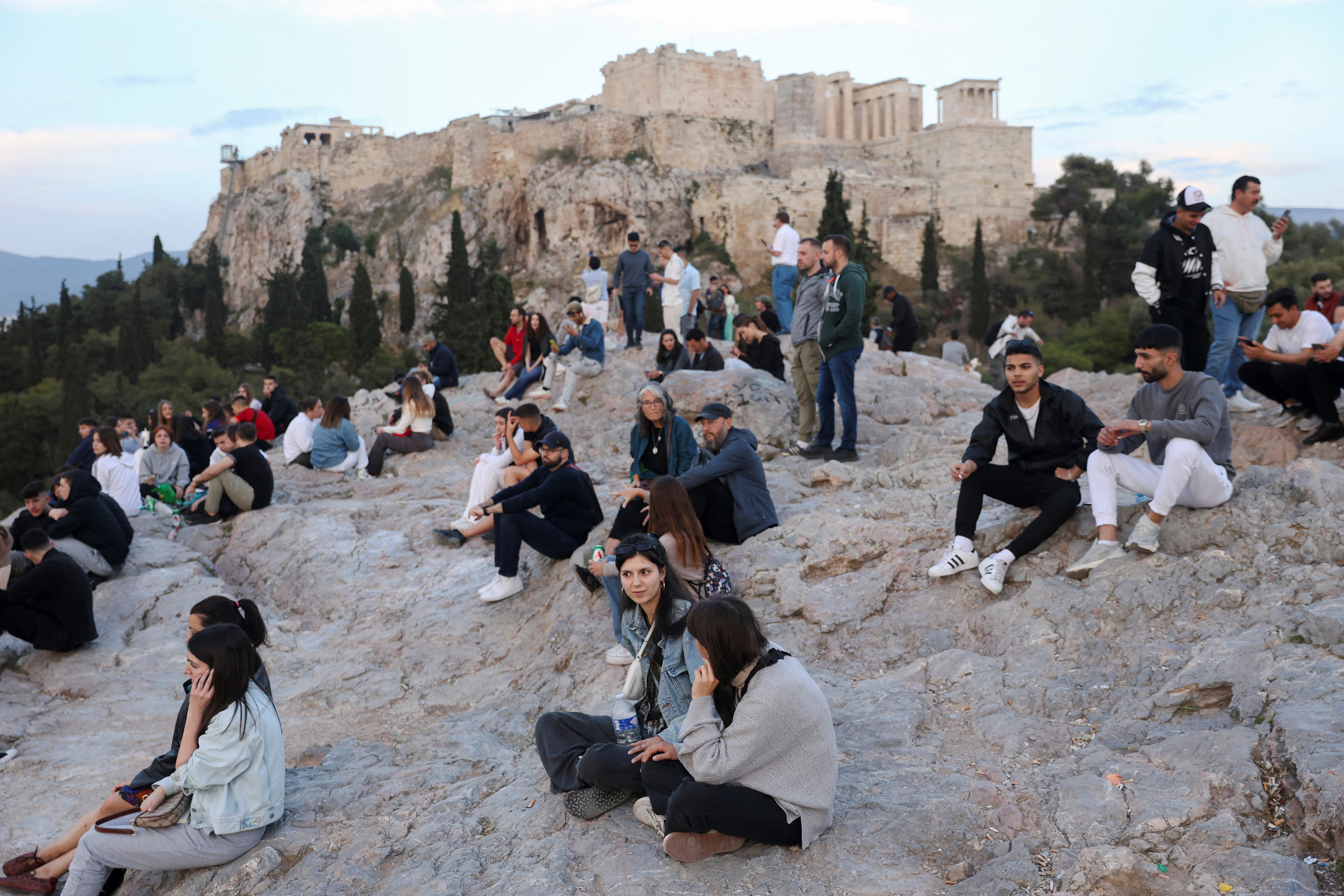 image As Greek elections loom, parties vie for votes of &#8216;lost generation&#8217;