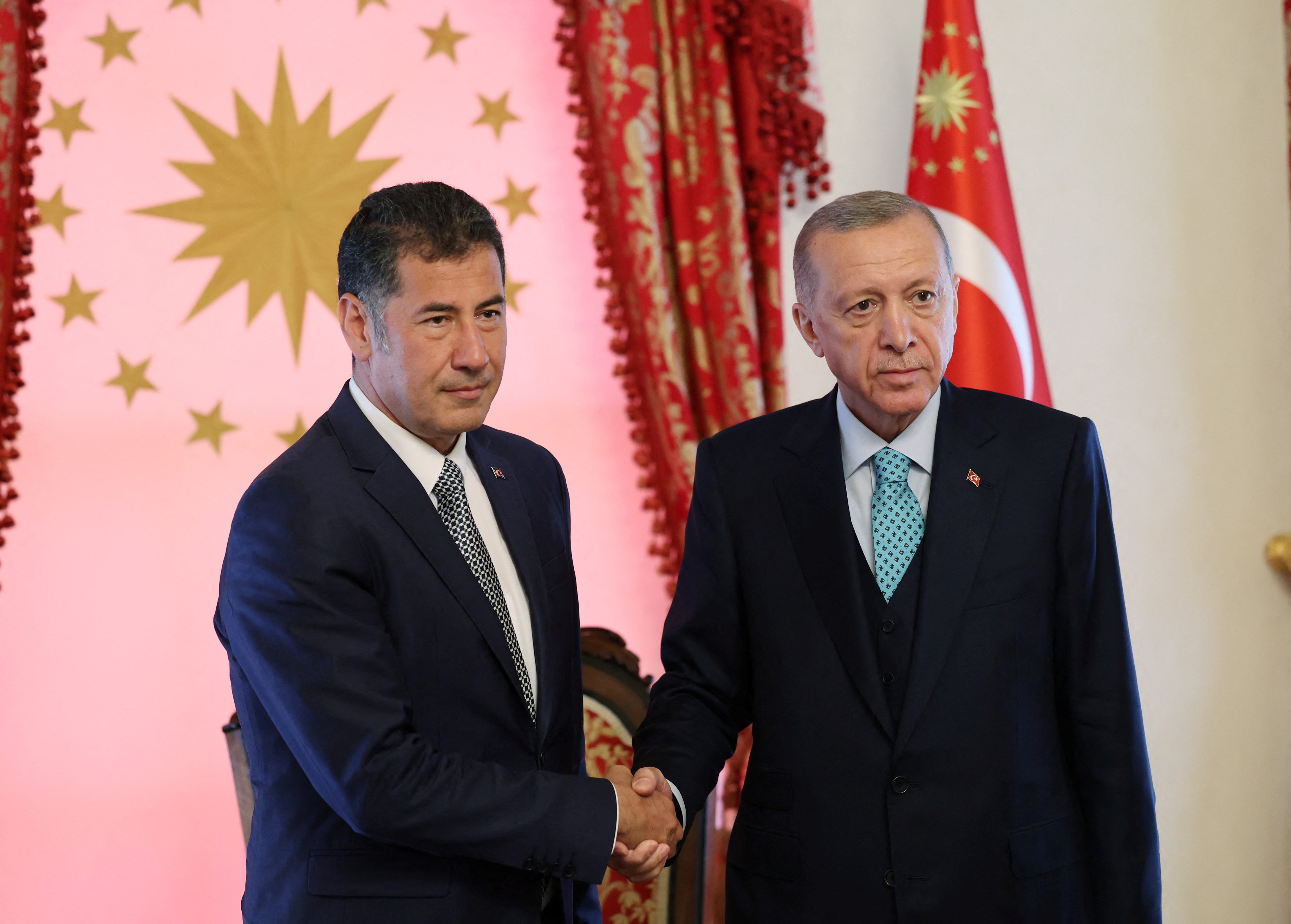 image Turkey&#8217;s third-place candidate endorses Erdogan in runoff