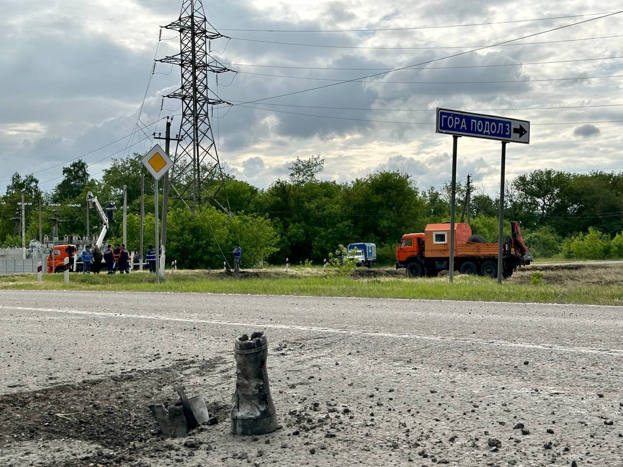 image Russia reports attacks on oil refineries and town near border with Ukraine
