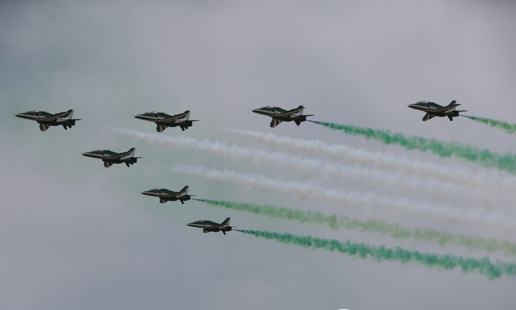 image Saudi air force squadron perform display over Paphos base (with video)
