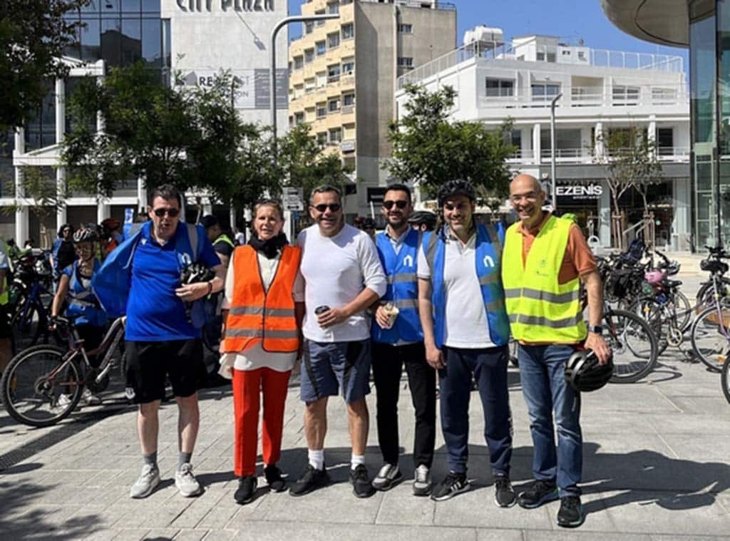 image Transport minister pledges to create more bike paths