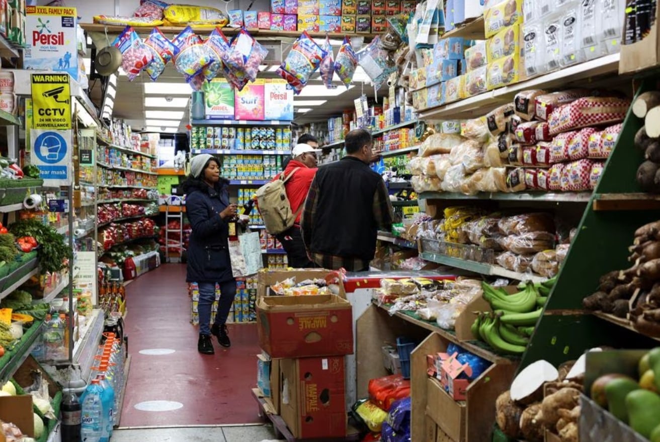 image Brexit to blame for a third of Britain&#8217;s food bill rise, researchers say