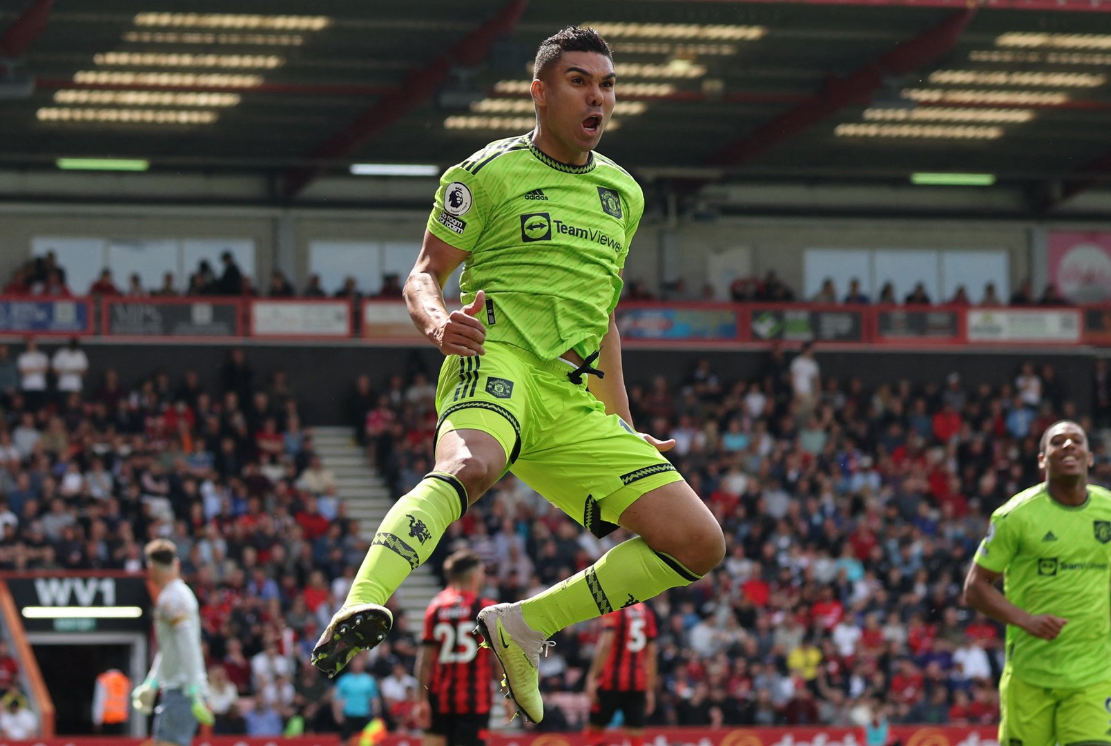 image Man United close in on Champions League spot, Firmino saves Liverpool