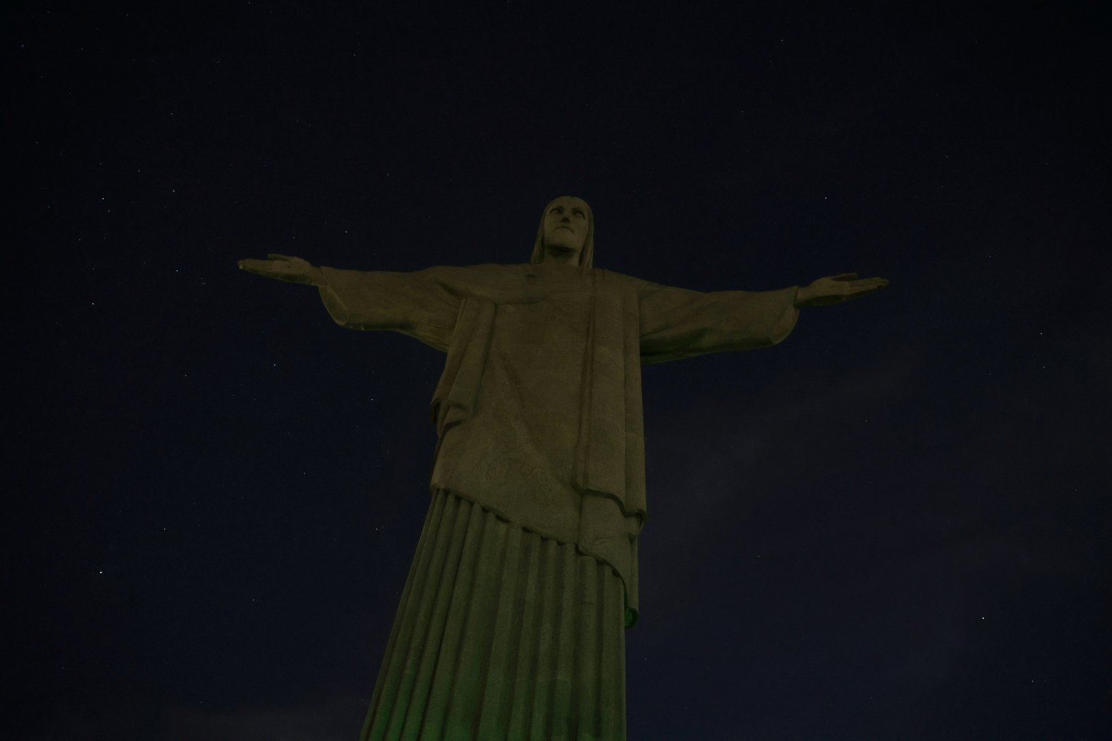 image Lights go out at Rio&#8217;s Christ the Redeemer in support of Vinicius Jr