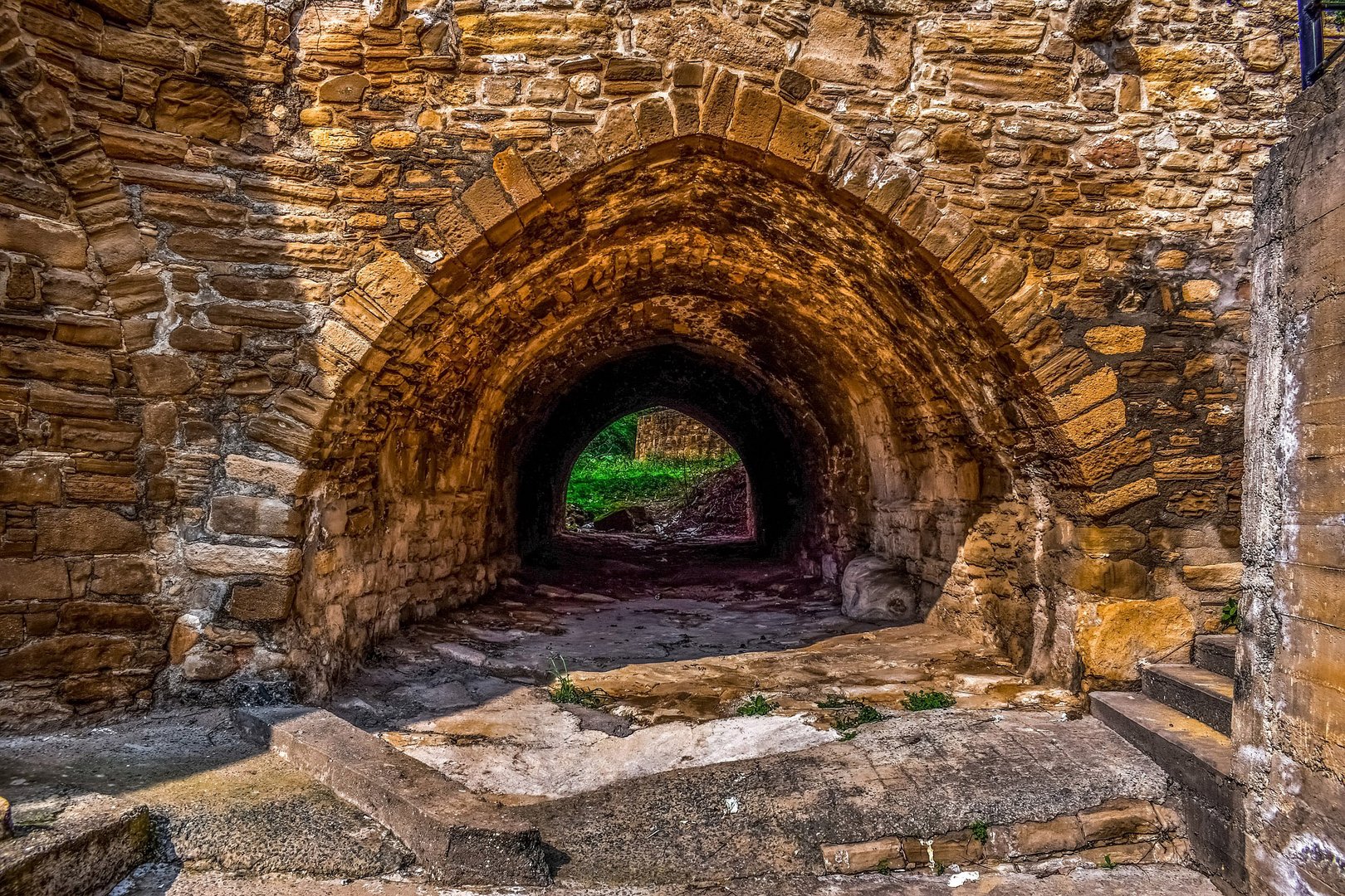 dom travel tochni bridge