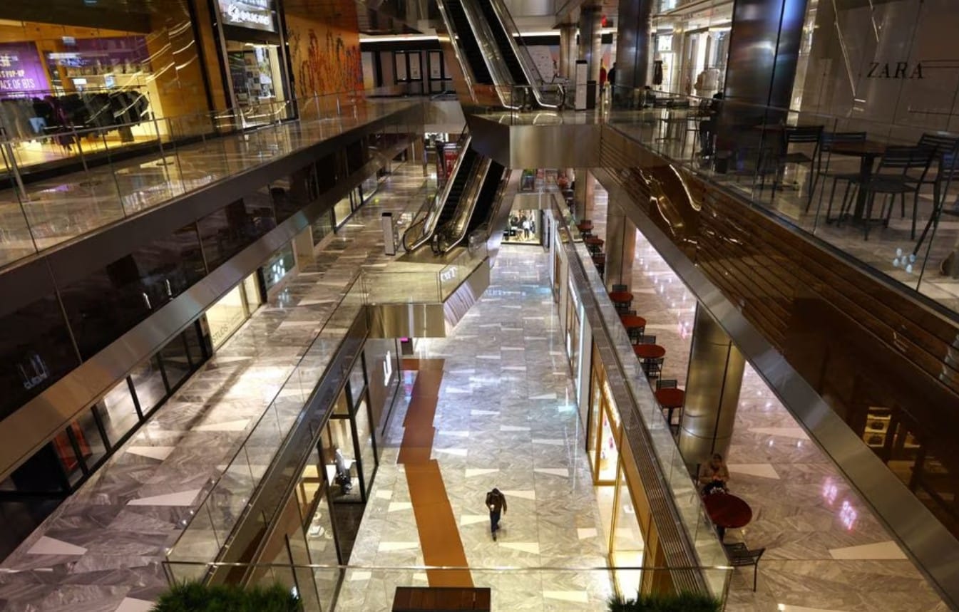 image US retail sales miss expectations, but core sales strong