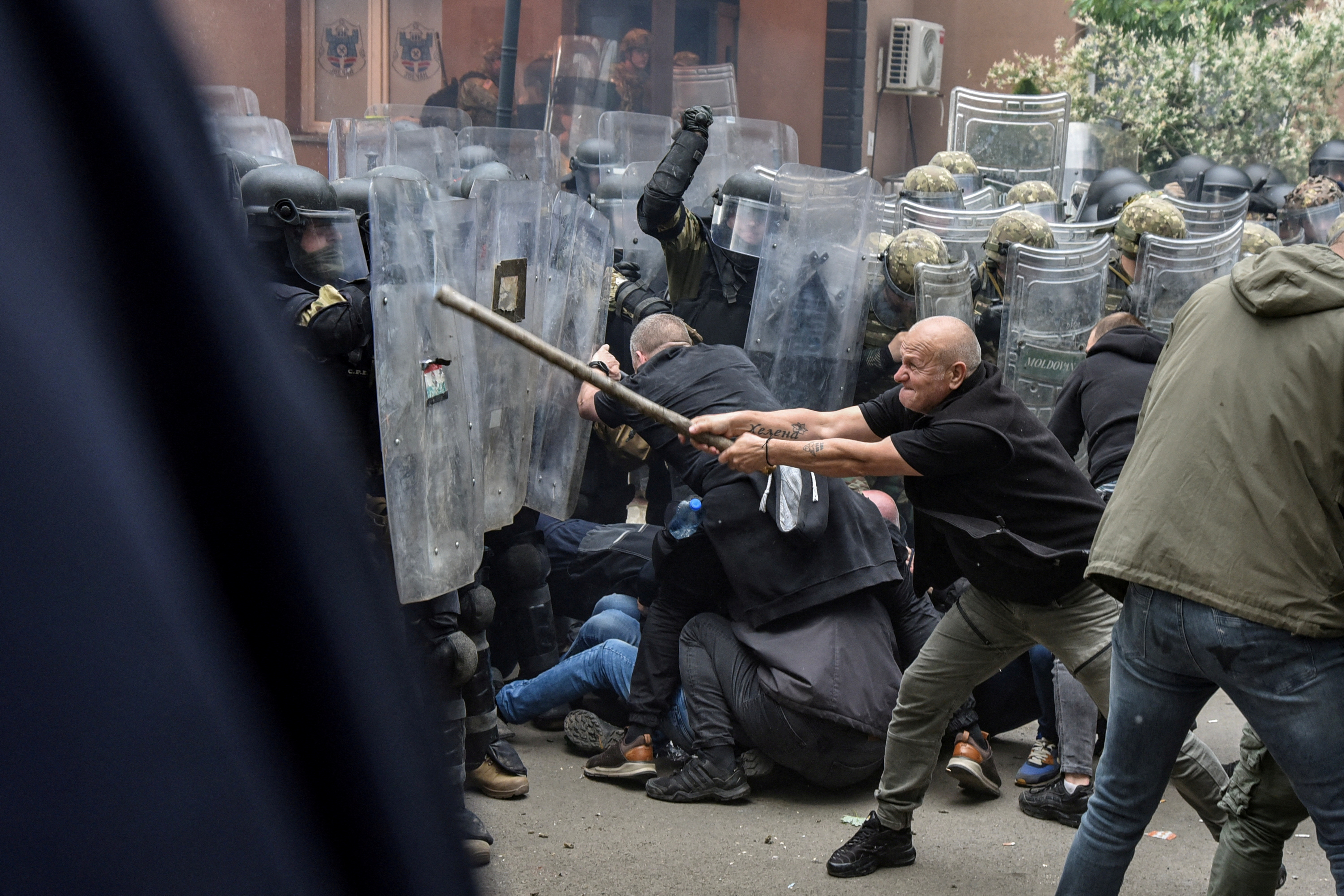 image NATO soldiers on guard in Kosovo Serb town following clashes