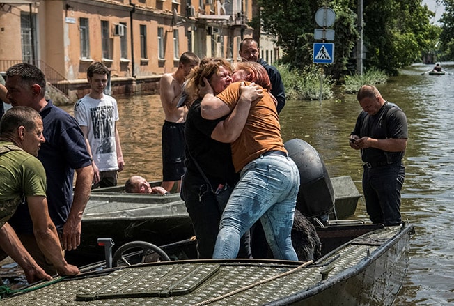 image Zelenskiy: Russia is hiding bodies of victims of dam breach