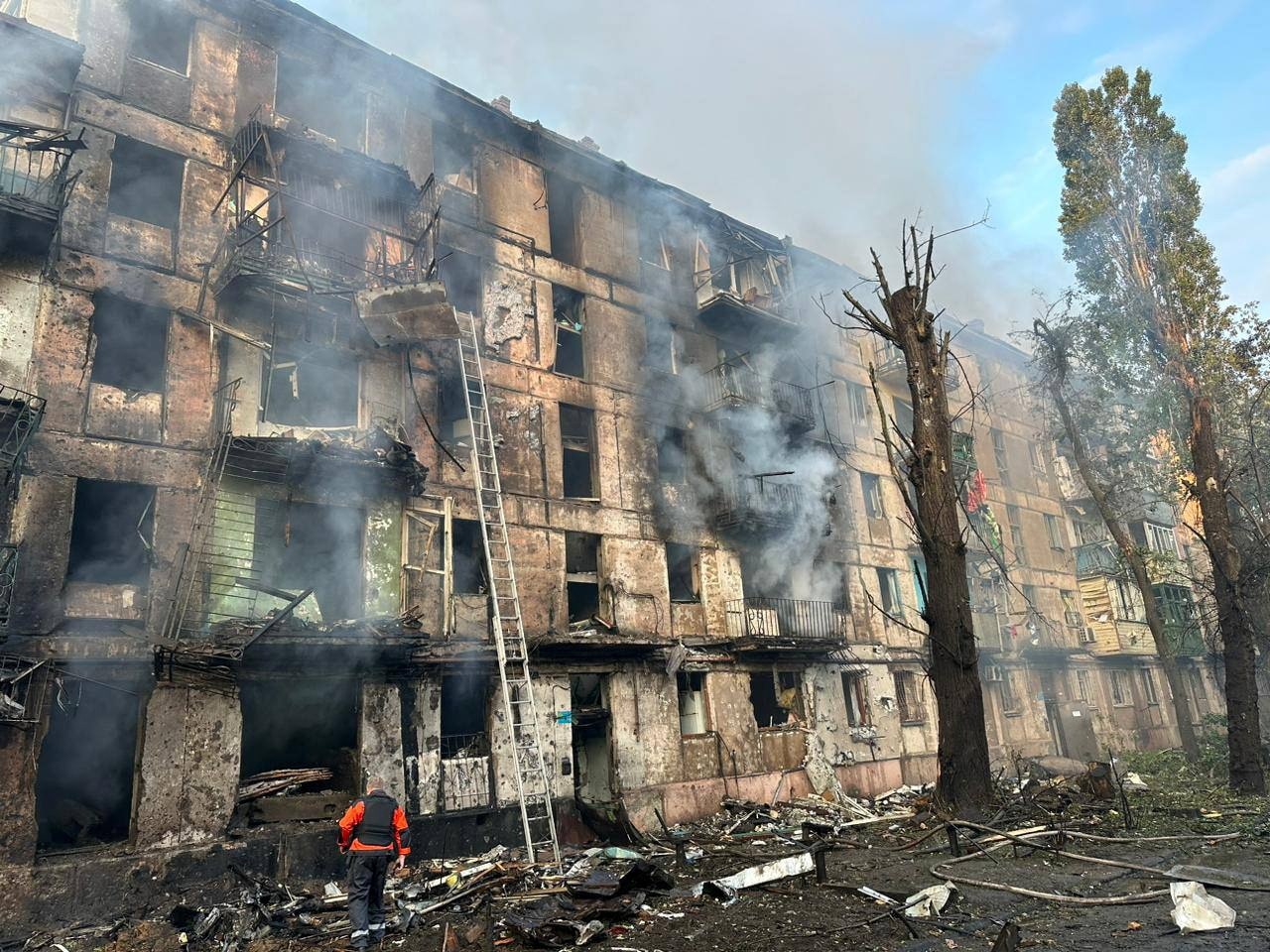 image Russia kills 11 in strike on Ukraine; Kyiv says troops make gains