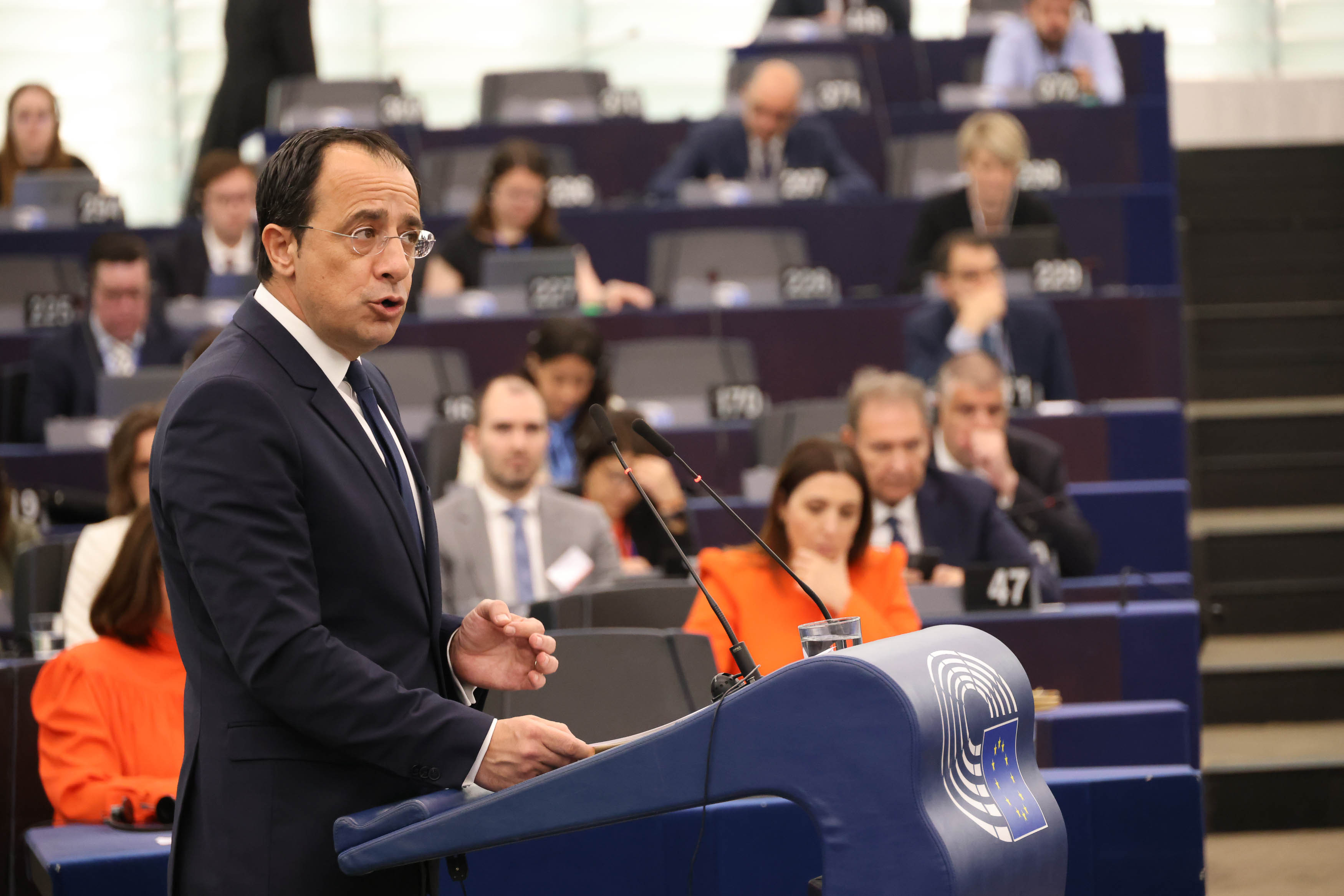 image Did president address an empty European parliament?