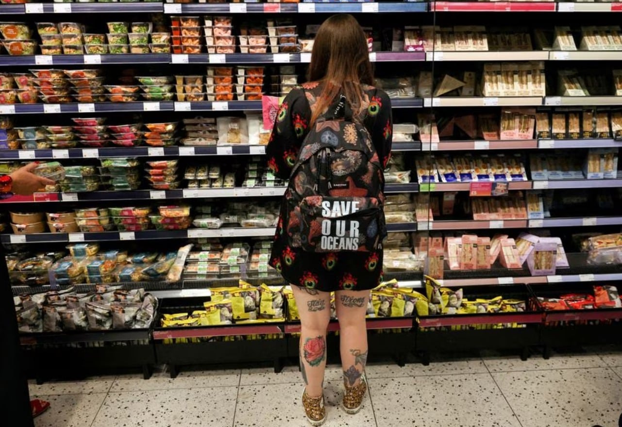 image Planned meeting to plot support measures for shoppers 