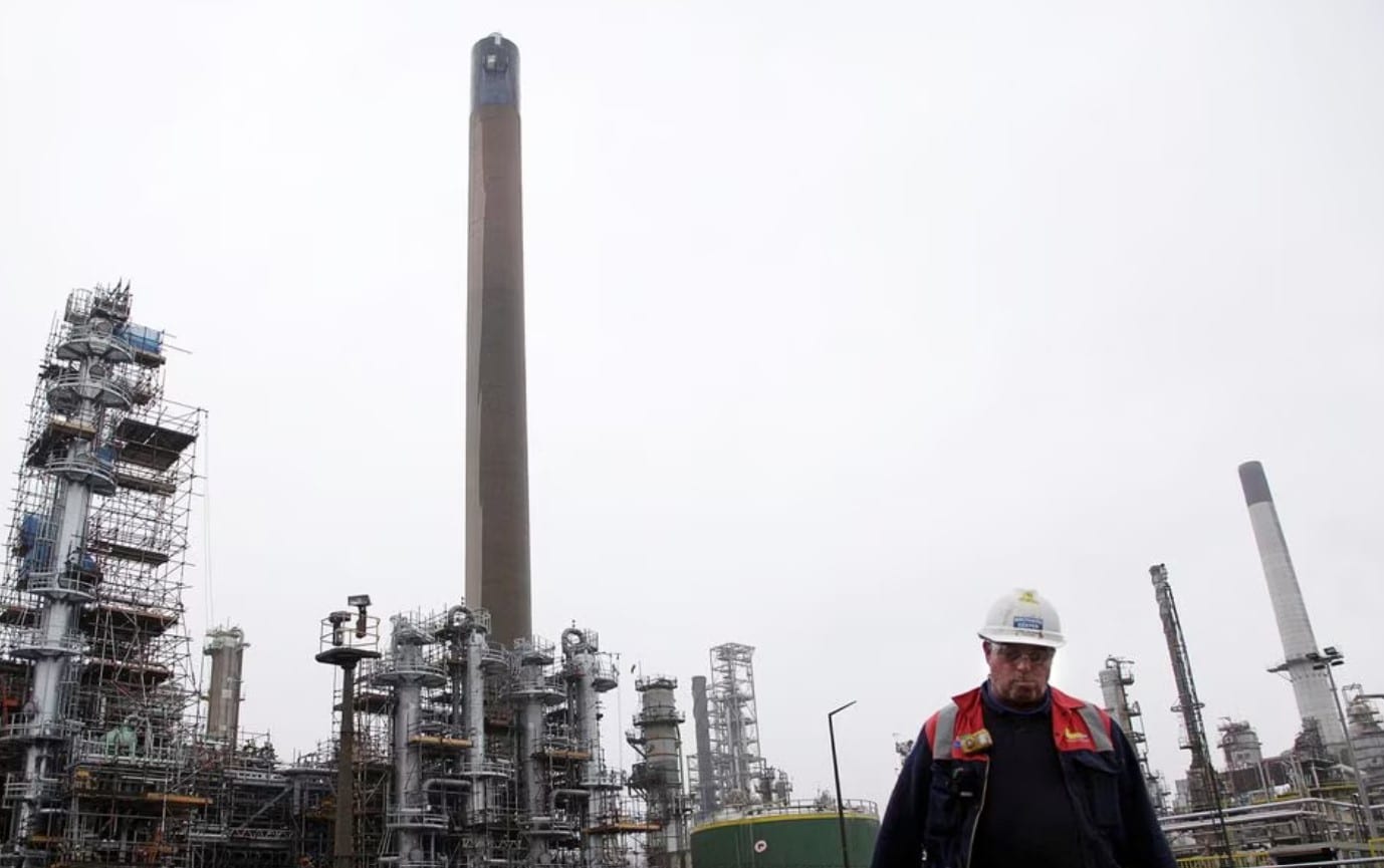 image Britain sets price floor on oil and gas windfall tax