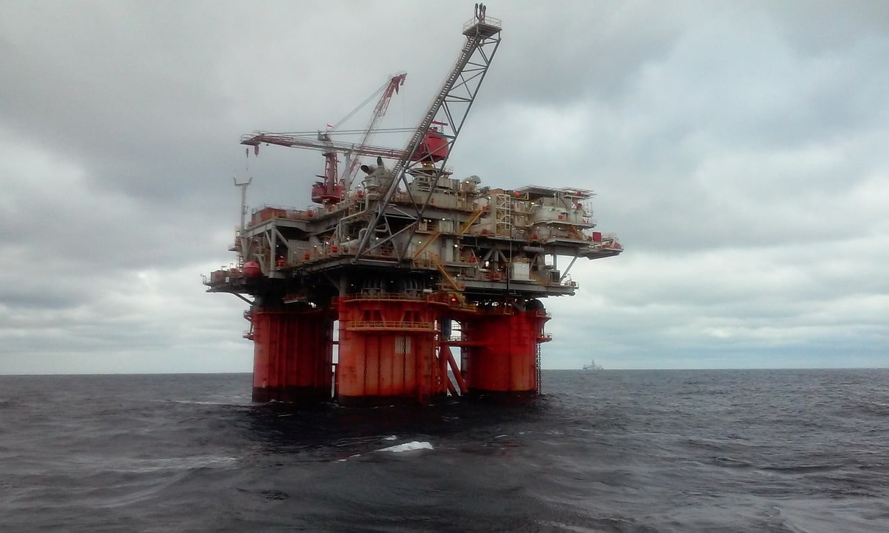 image Fossil fuel company net zero plans ‘largely meaningless’ &#8211; report