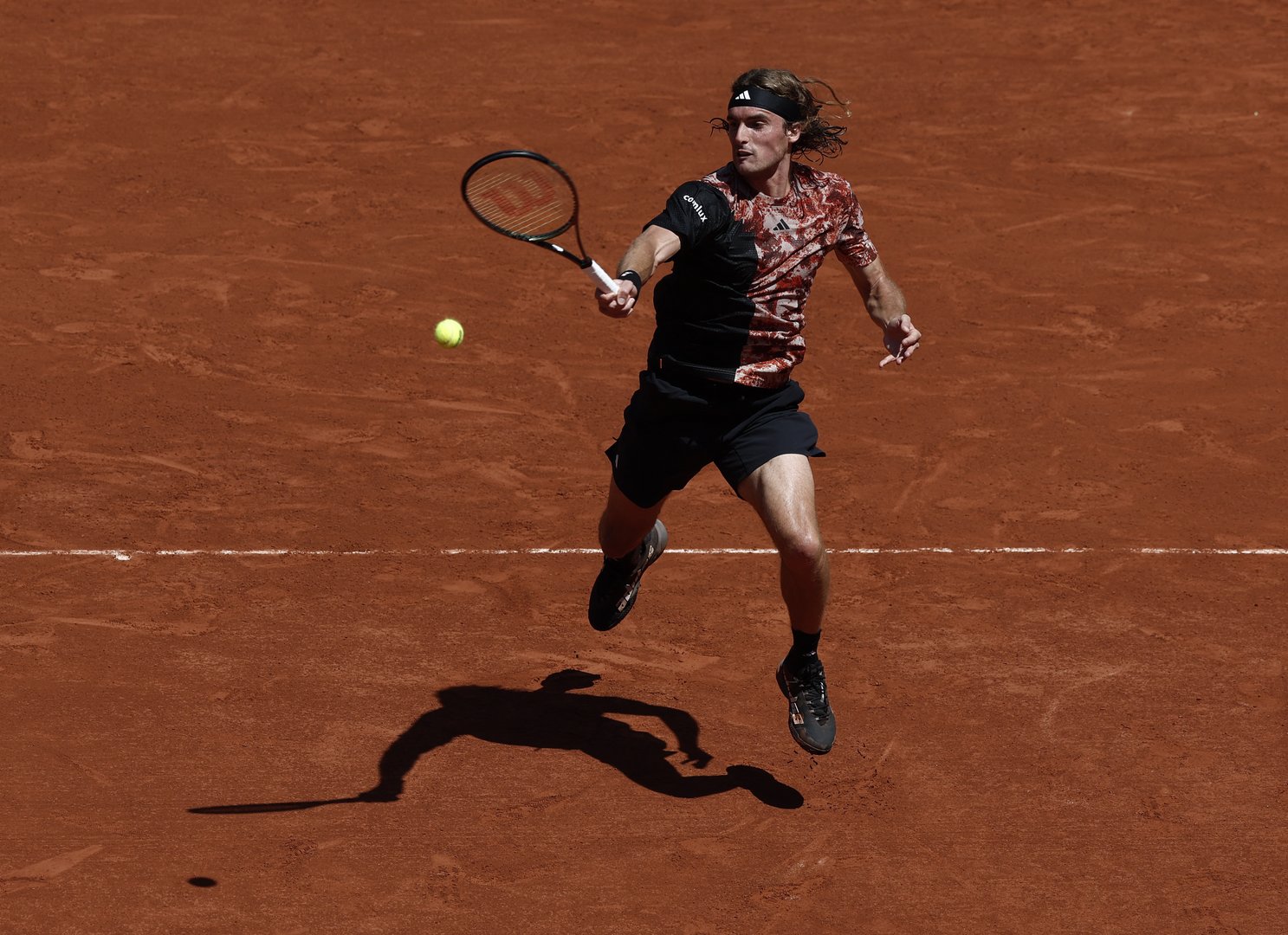 image Tsitsipas, Alcaraz soar at French Open, Djokovic row simmers