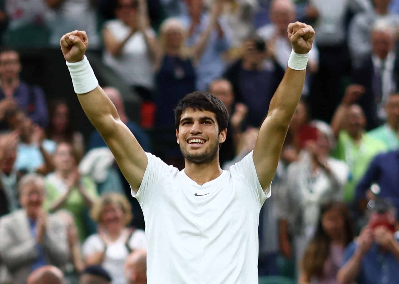 image Hungry Alcaraz powers past Berrettini into quarter-finals