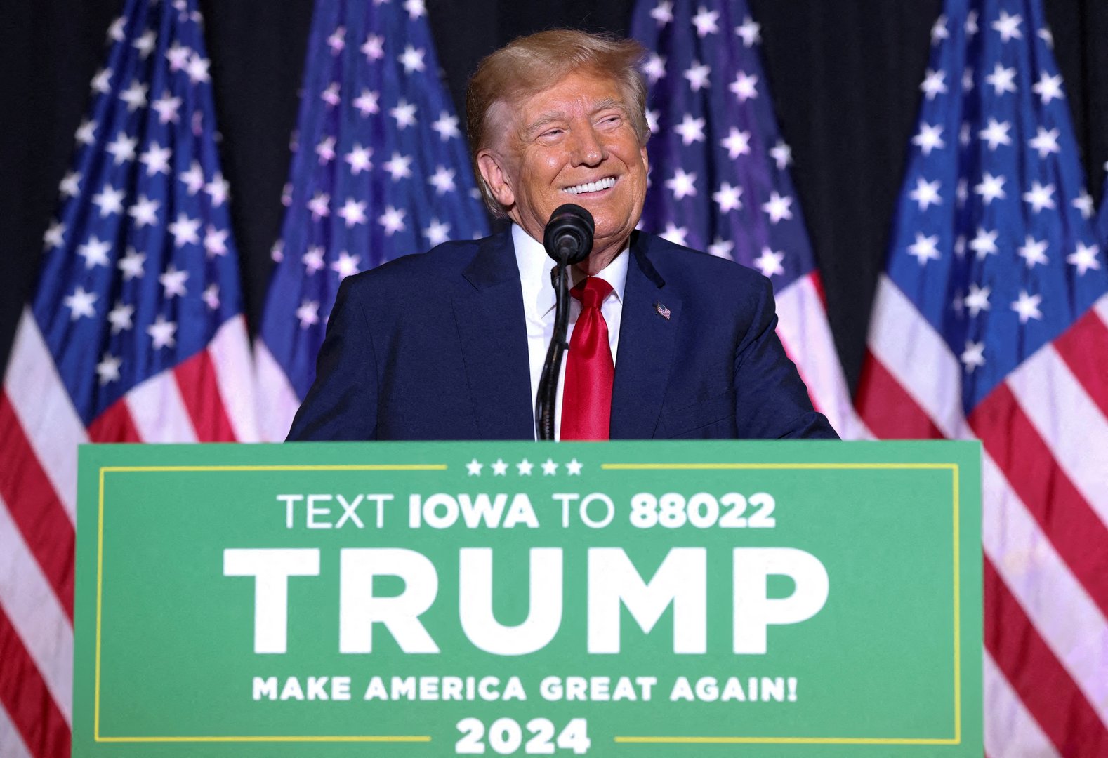image Trump lawyers meet with US special counsel as second indictment looms
