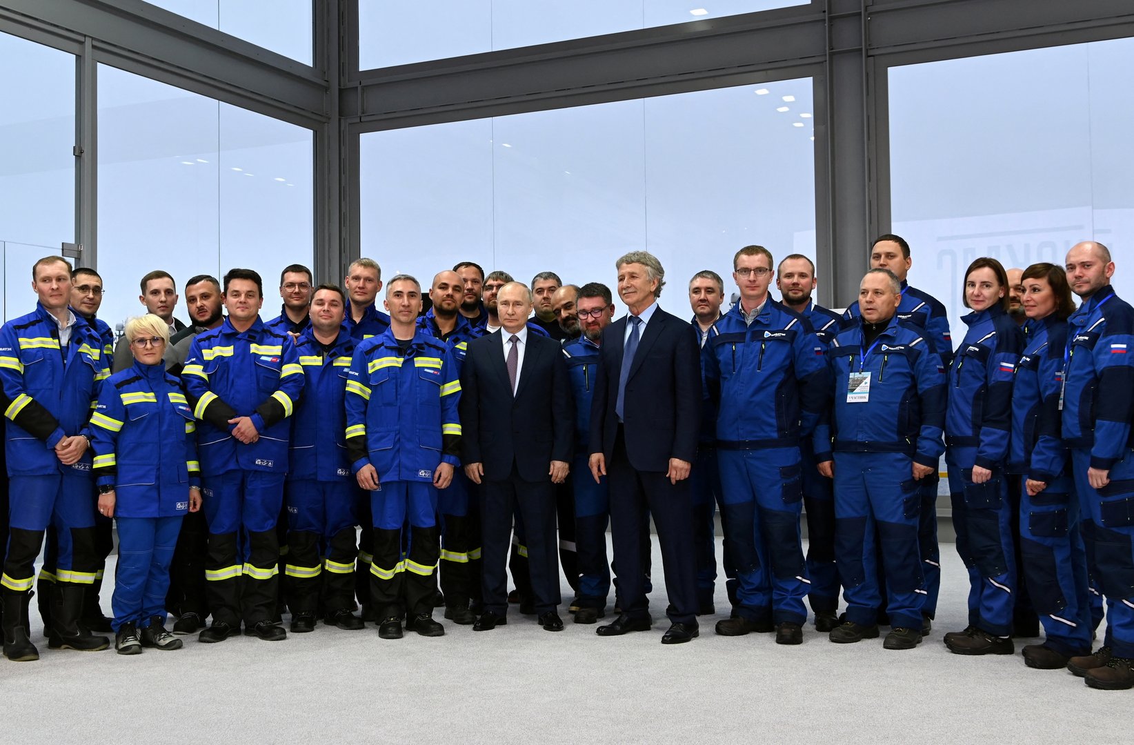 image Russia&#8217;s Putin approves departure of Arctic LNG 2&#8217;s first line to production site