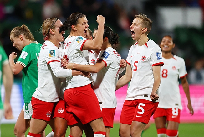 image Canada knock Ireland out of World Cup