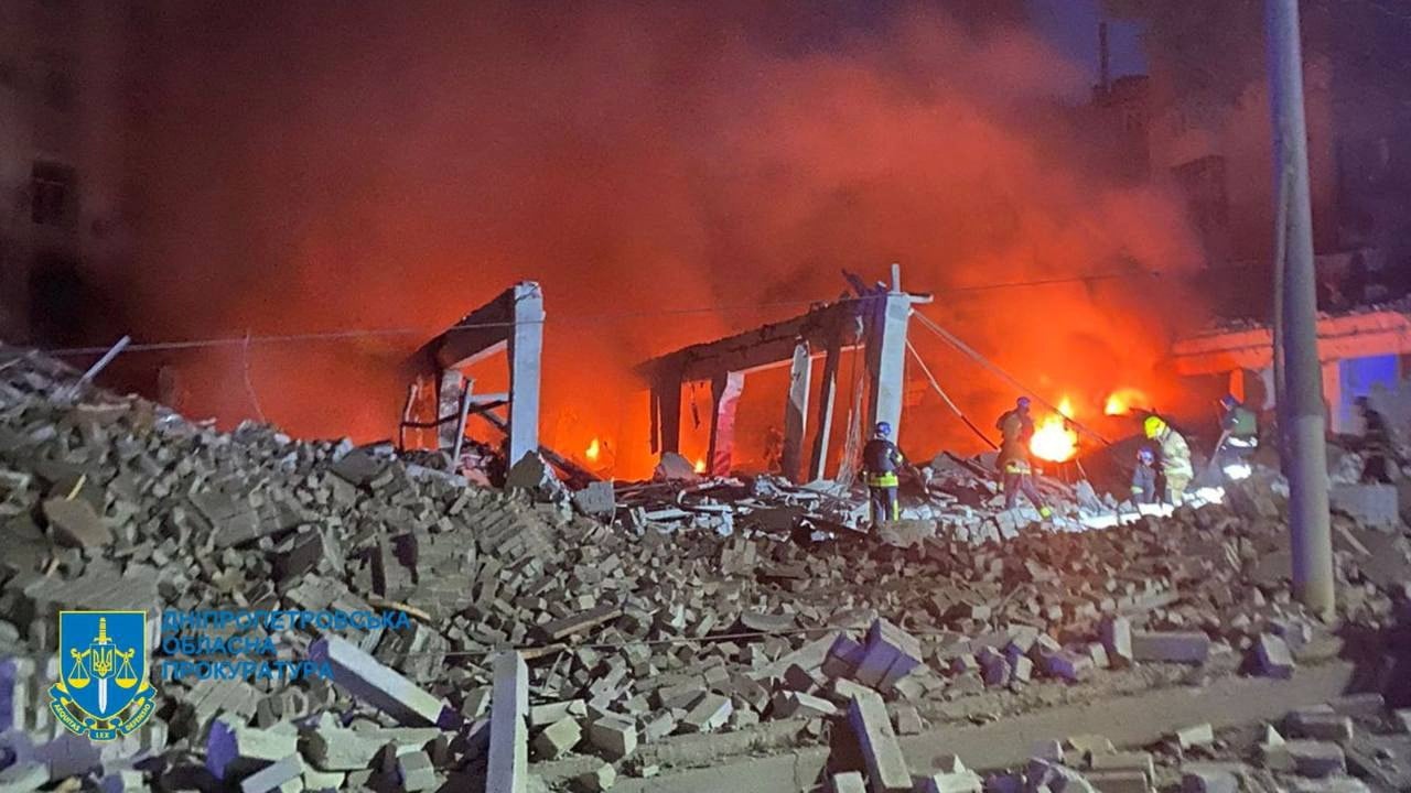 image Russian missiles hit apartments, security service building in Dnipro