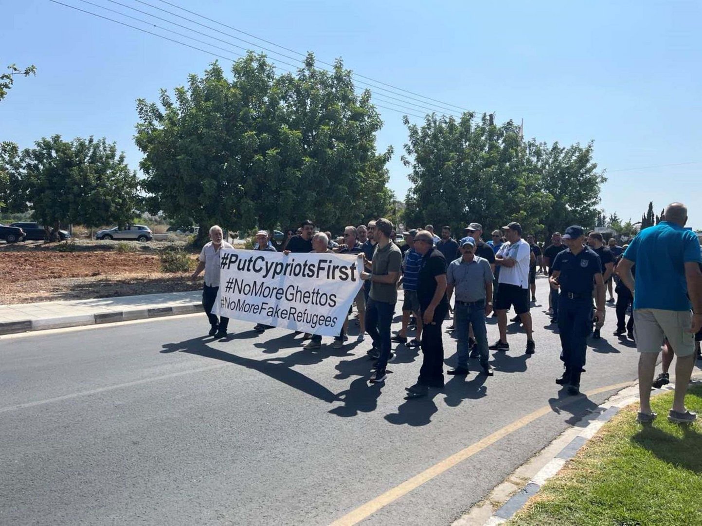 image Rock throwing as Chlorakas residents call for migrant deportations (protest)