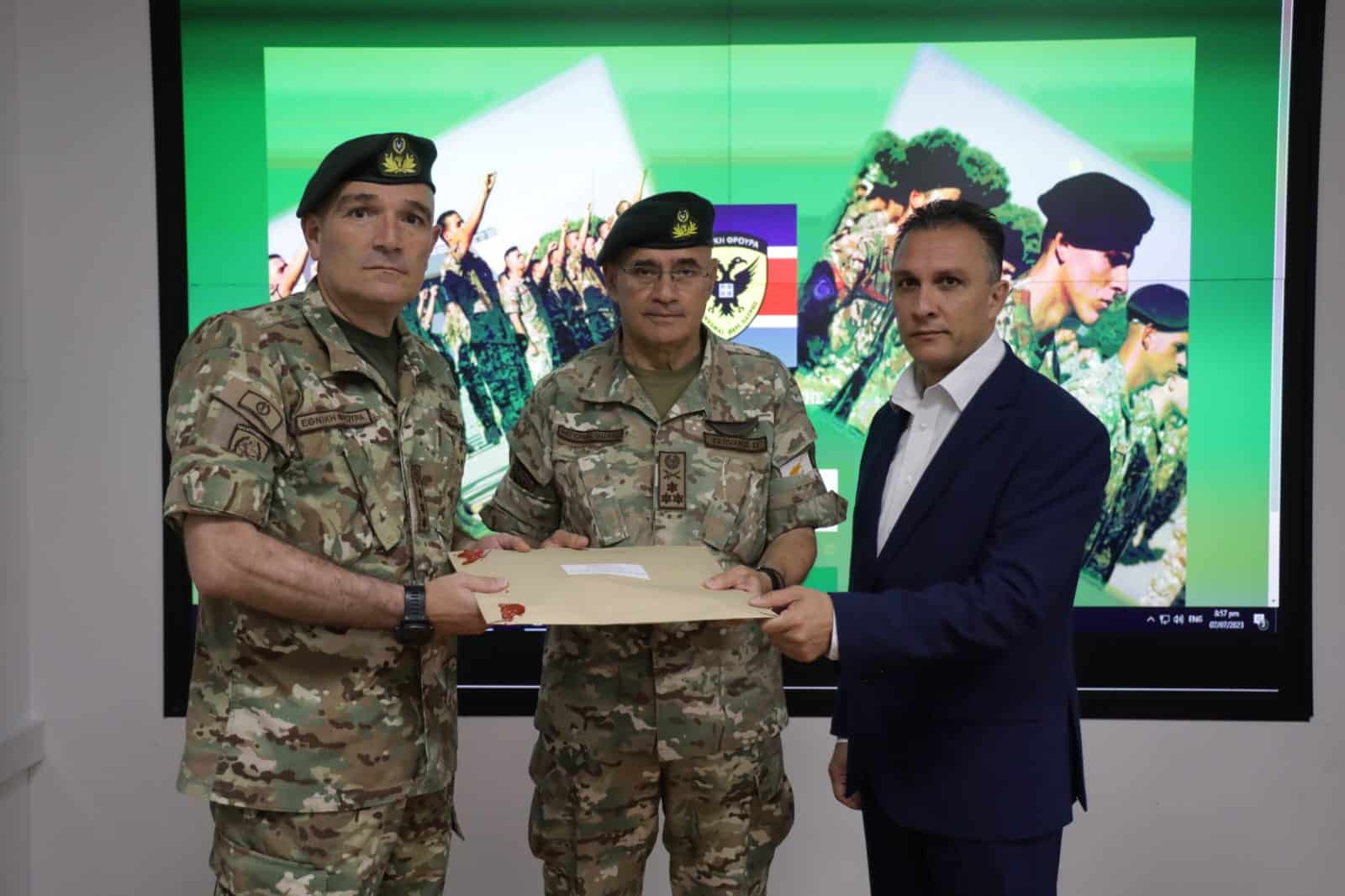 image Defence minister assures support for new National Guard recruits