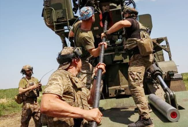 image Ukraine plans to move to professional army after war ends