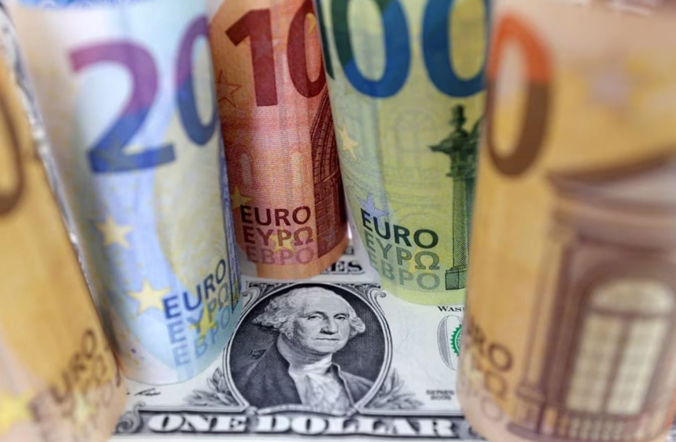 image Dollar slump, overcrowding complicate popular FX carry trade