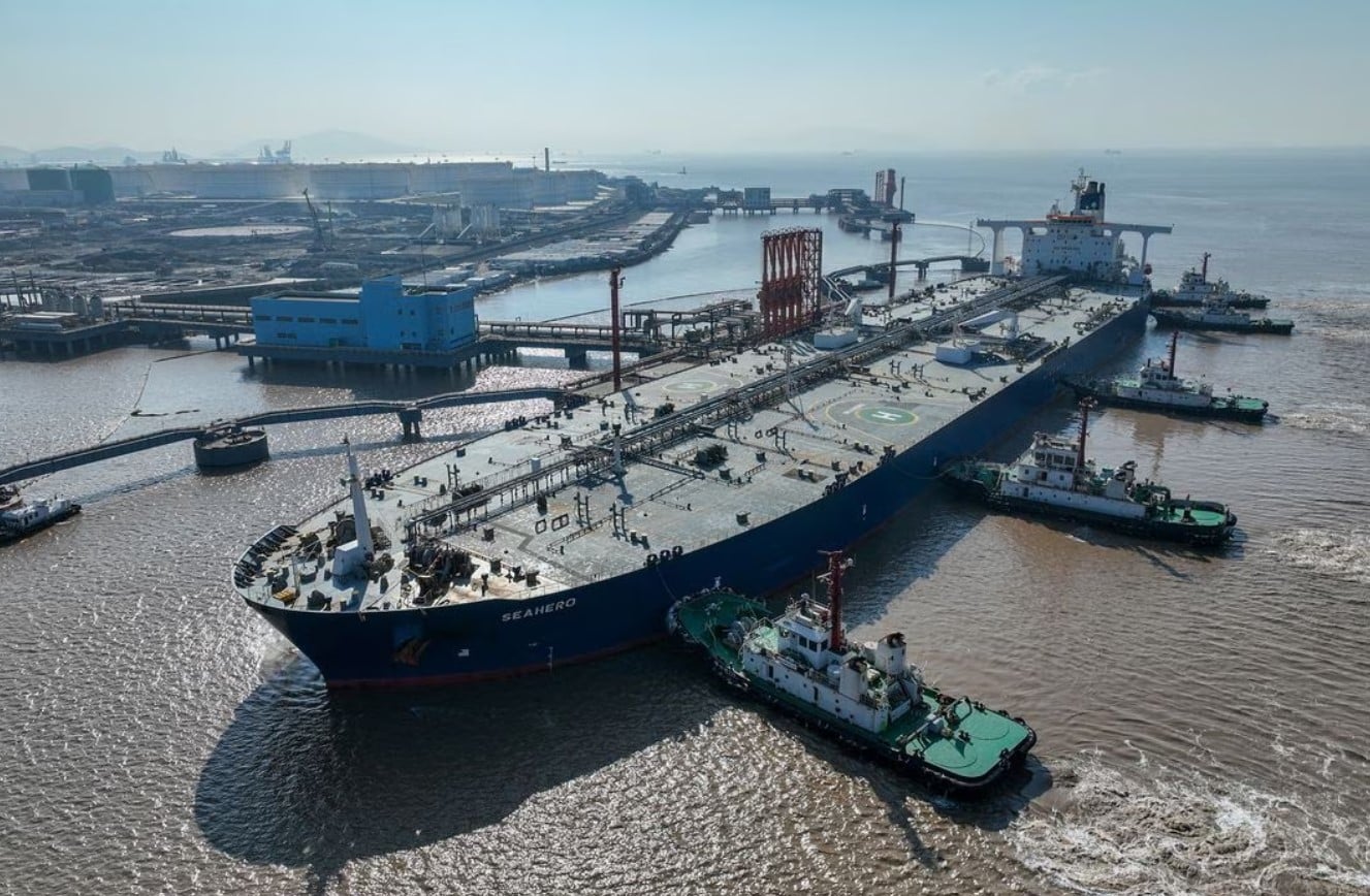 image Oil perched between demand concerns and supply strains