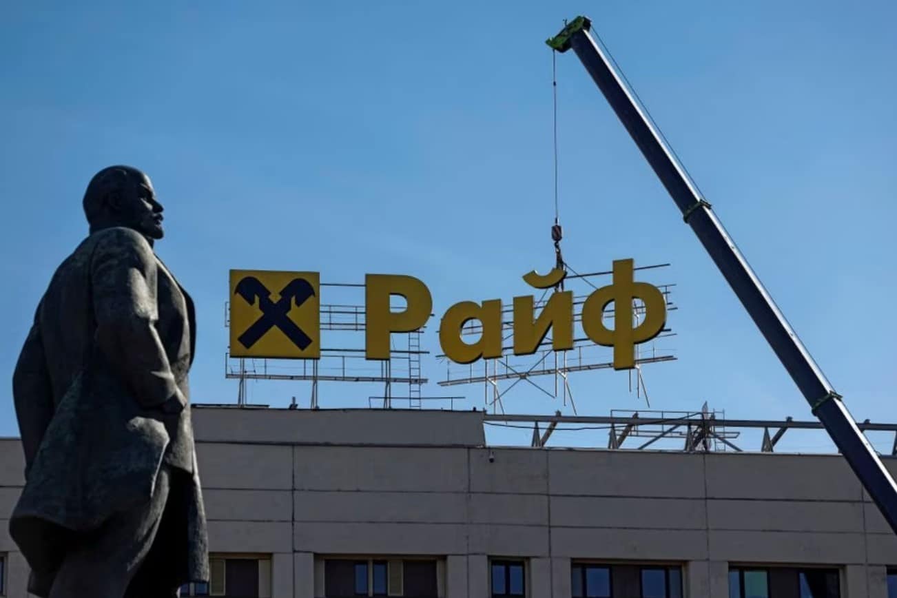 image Raiffeisen delays quitting Russia as Austria defends ties