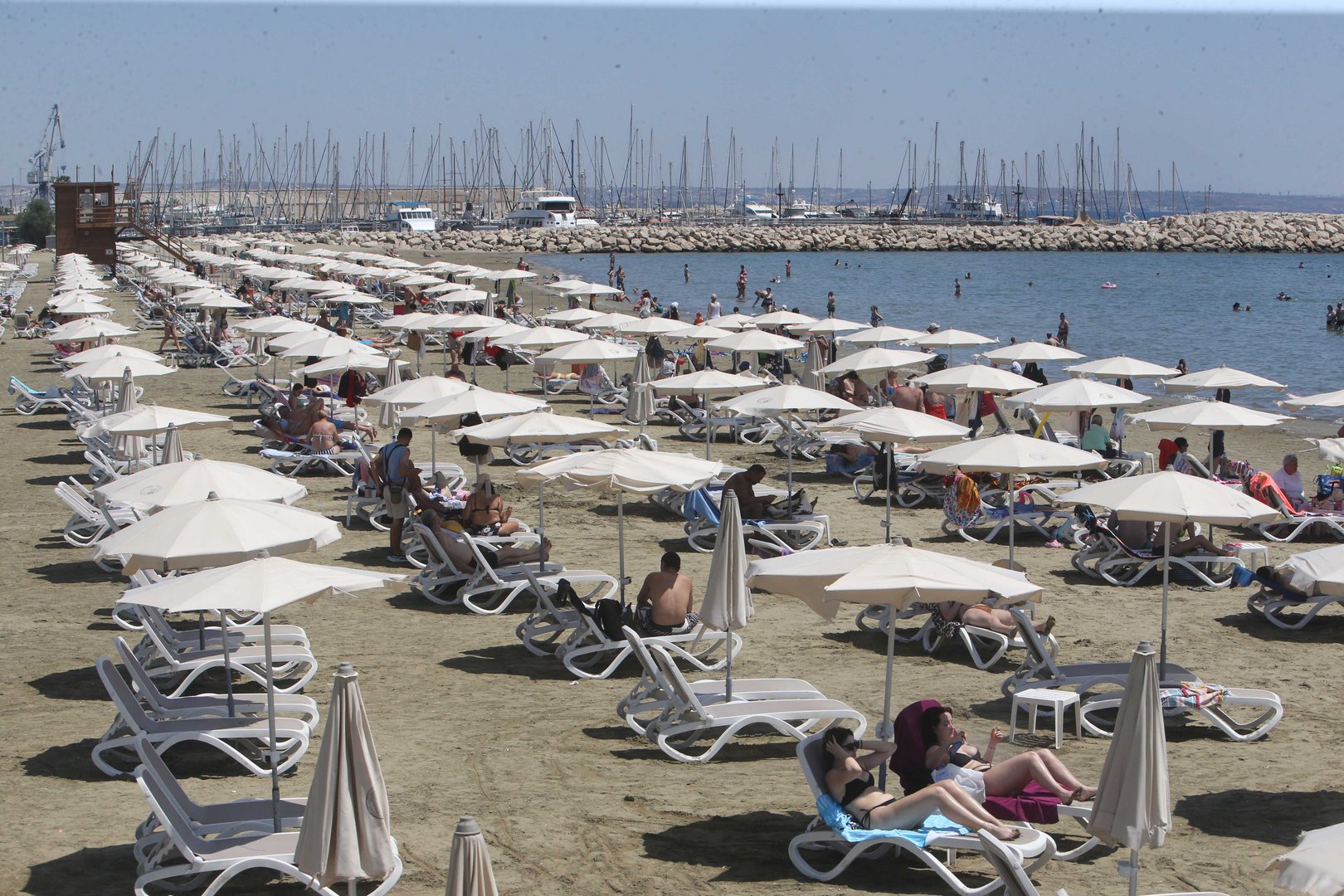 image Spike in thefts at Larnaca&#8217;s Finikoudes Beach