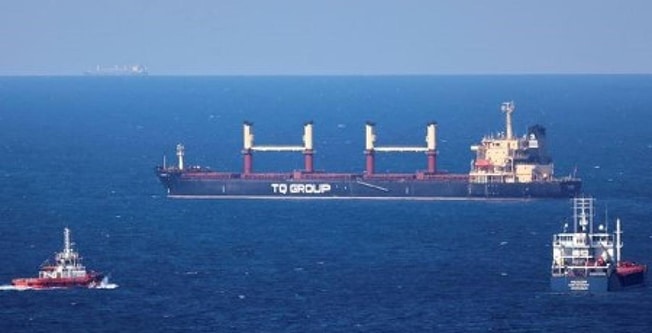 image Ukraine&#8217;s navy announces Black Sea humanitarian corridor, Russian threat remains