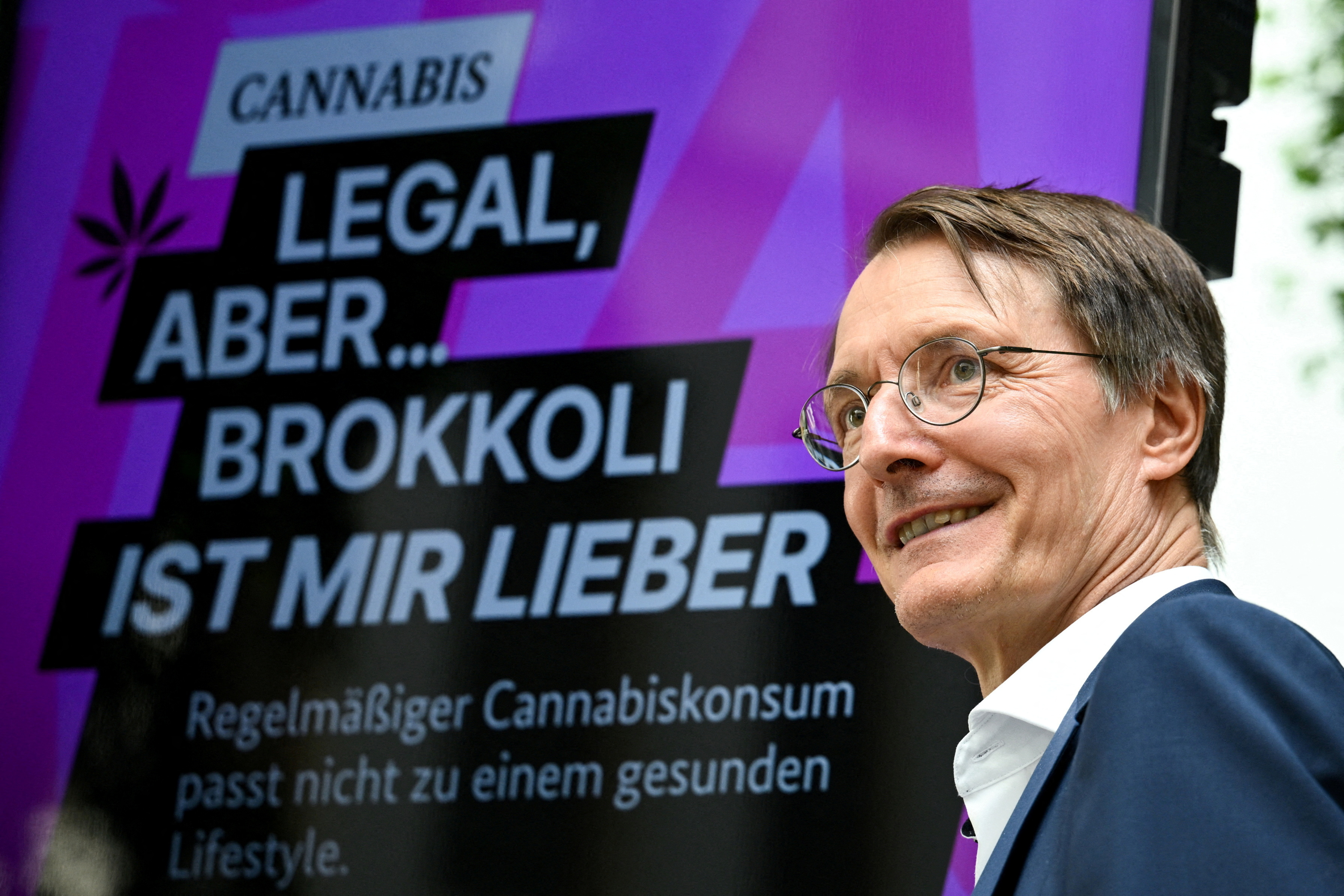 image German cabinet agrees bill legalizing recreational cannabis use
