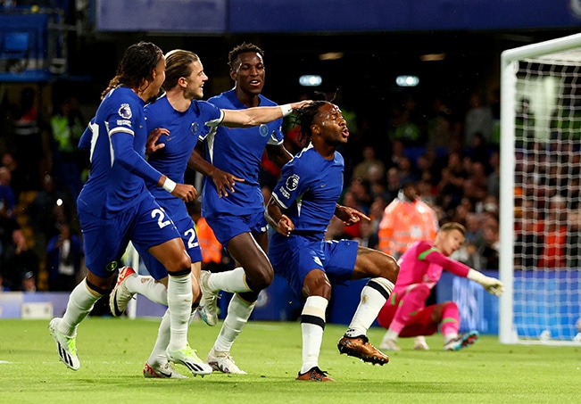image Pochettino gets first Chelsea win