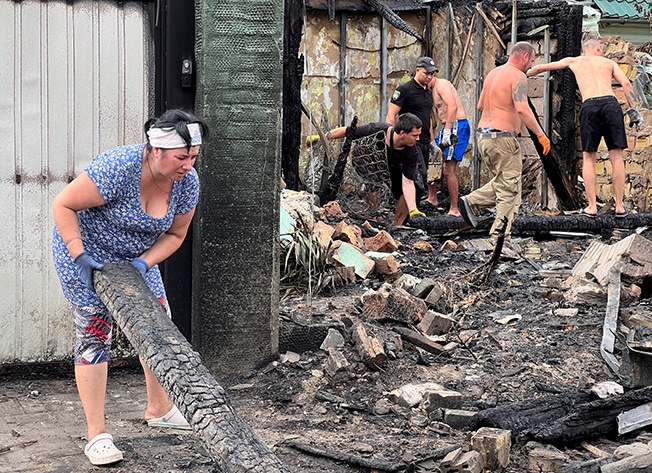 image Two killed in biggest Russian air strike on Ukrainian capital for months