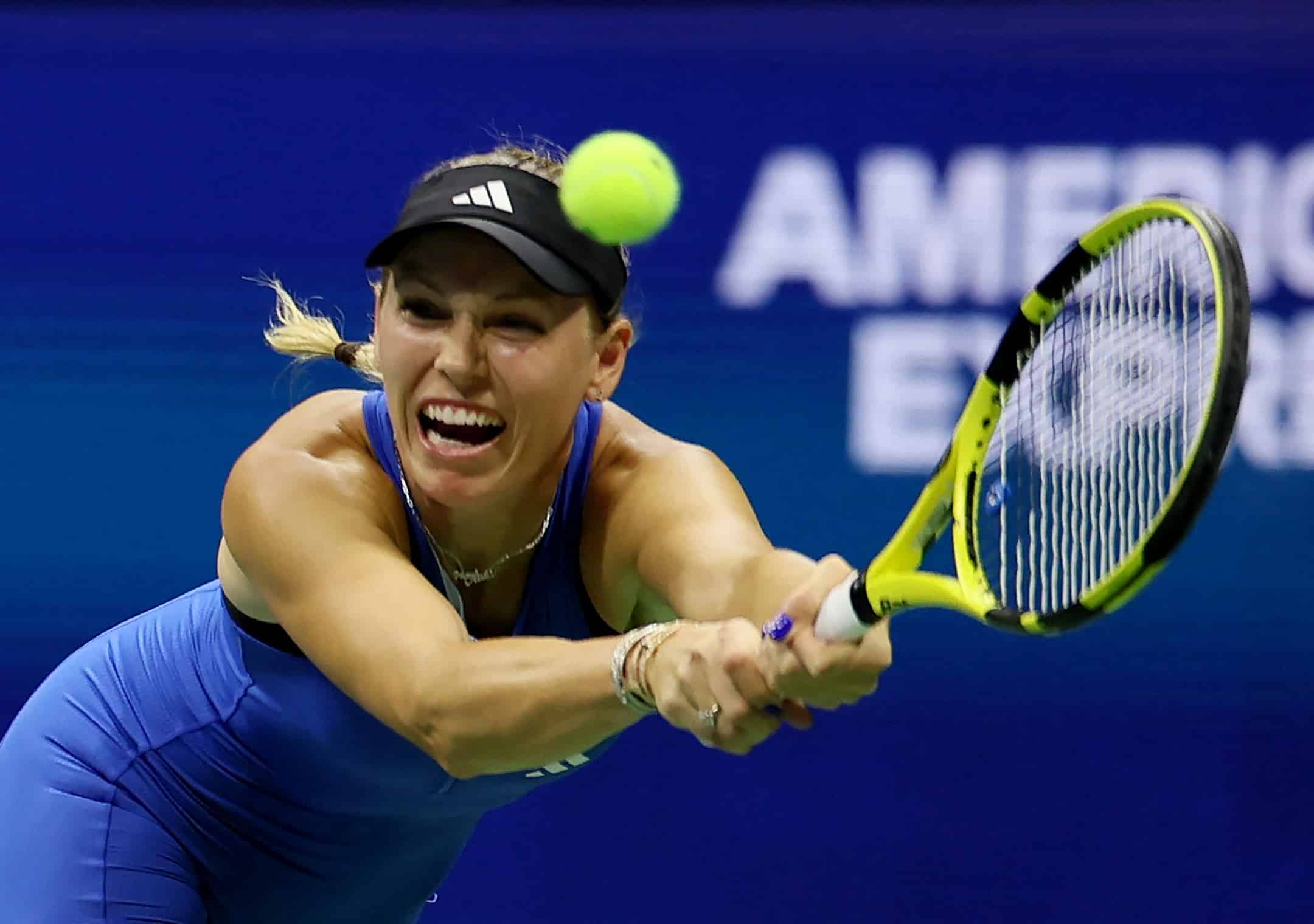 image Djokovic, Swiatek advance before China&#8217;s Zhang shocks Ruud at US Open