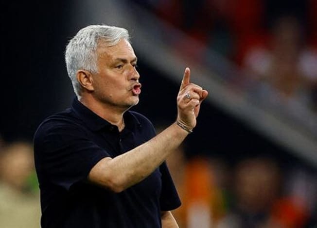 image Mourinho denies row with Roma bosses over transfer business