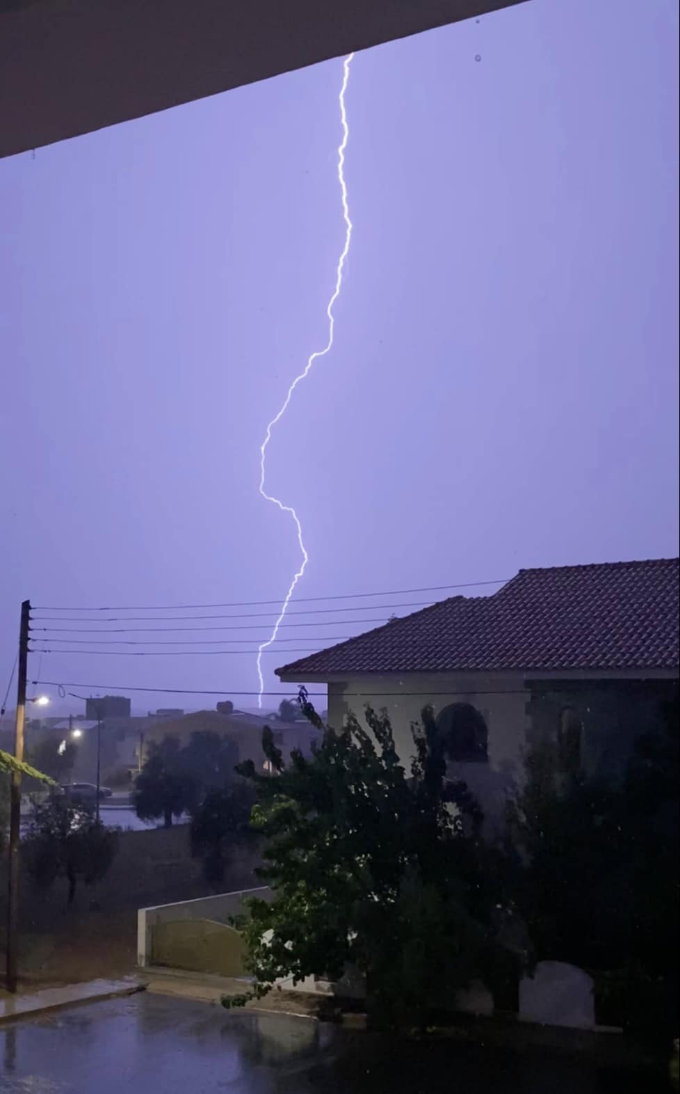 image Downpours in parts of Cyprus, yellow warning for thunderstorms (Video)