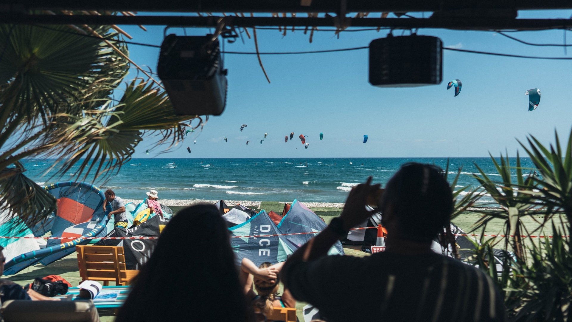 kitesurfers and spectators photo by kahuna surfhouse