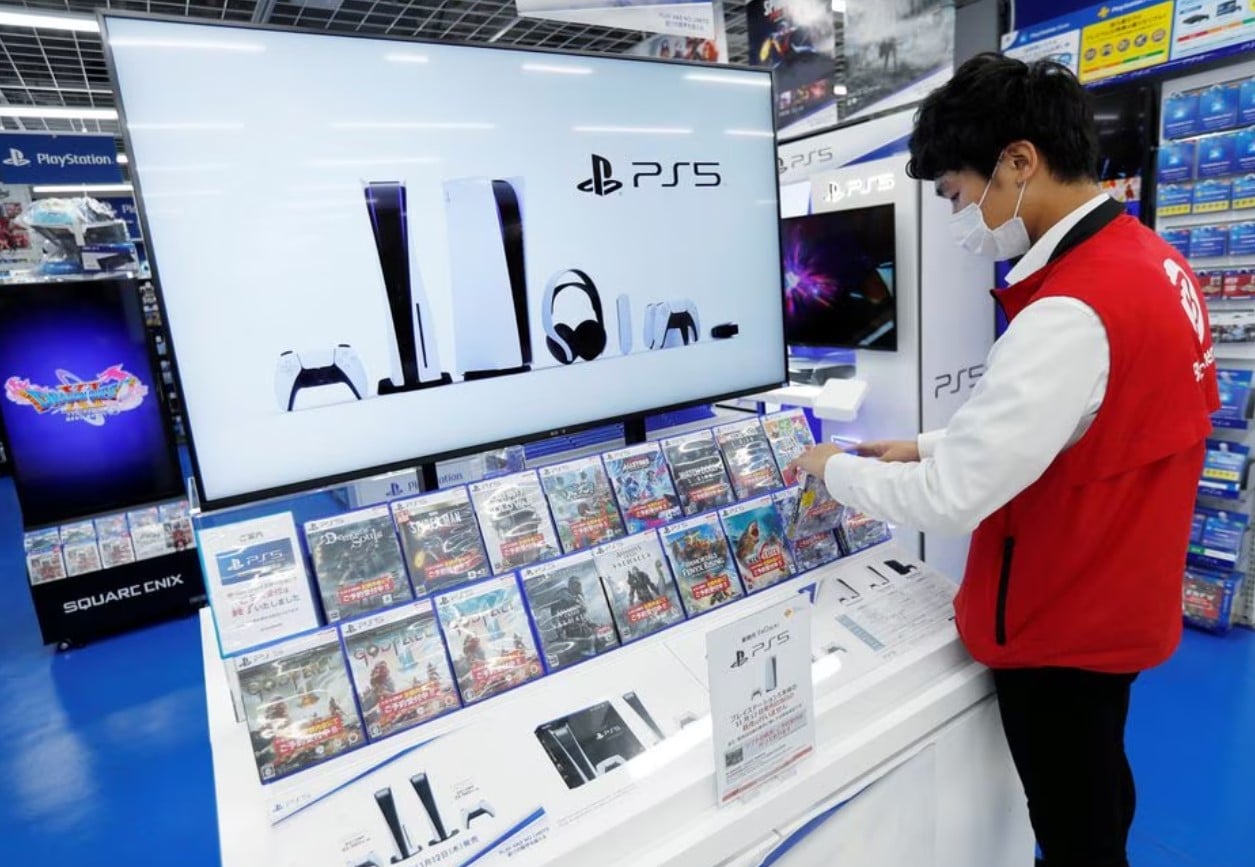 image Sony first quarter profit tumbles as movie business disappoints
