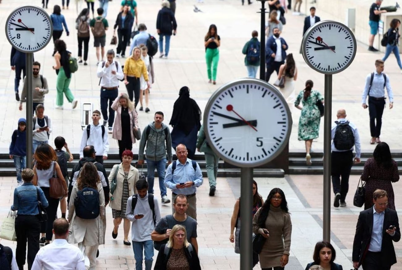 image UK labour market softens in July, despite strong wage growth