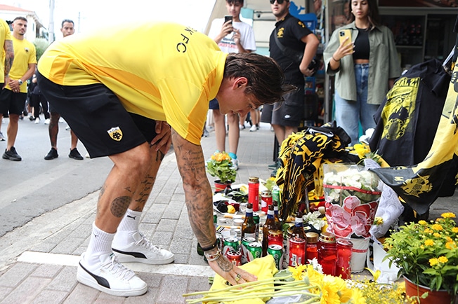image Greek fan dies after violent pre-match clashes in Athens (updated)