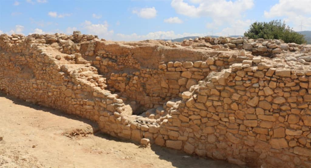 image Fortress excavated in Palaepaphos 