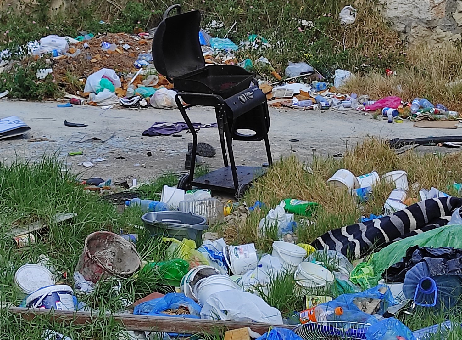 image Majority of migrants at notorious complex were legal