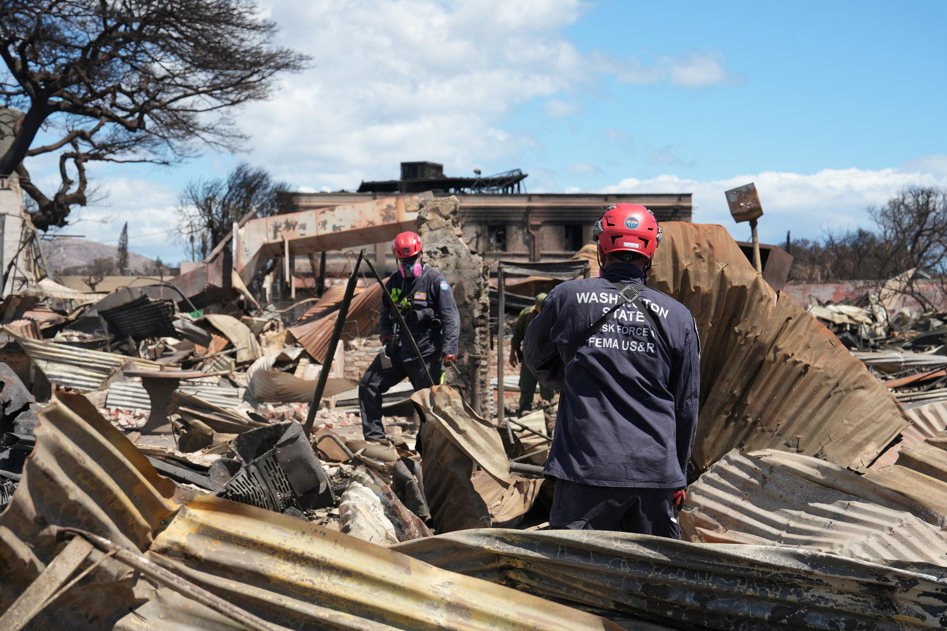 image Maui&#8217;s displaced grow anxious as wildfire recovery drags on