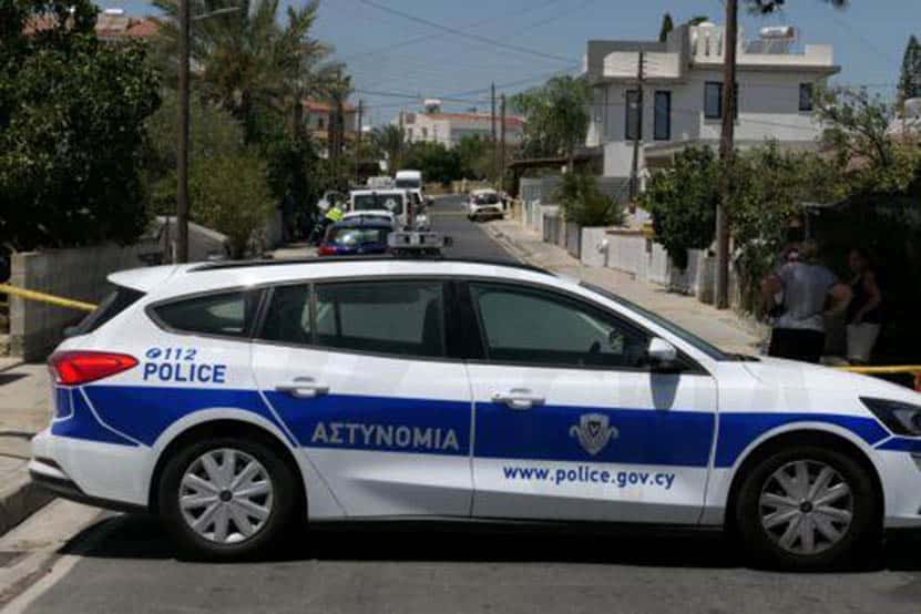 image Police fire warning shots at car