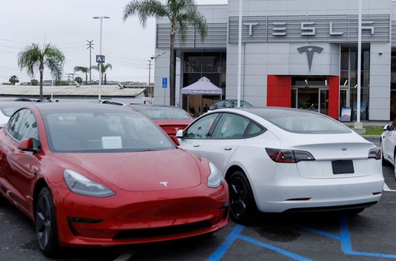 image Tesla urges US to adopt much tougher fuel efficiency rules