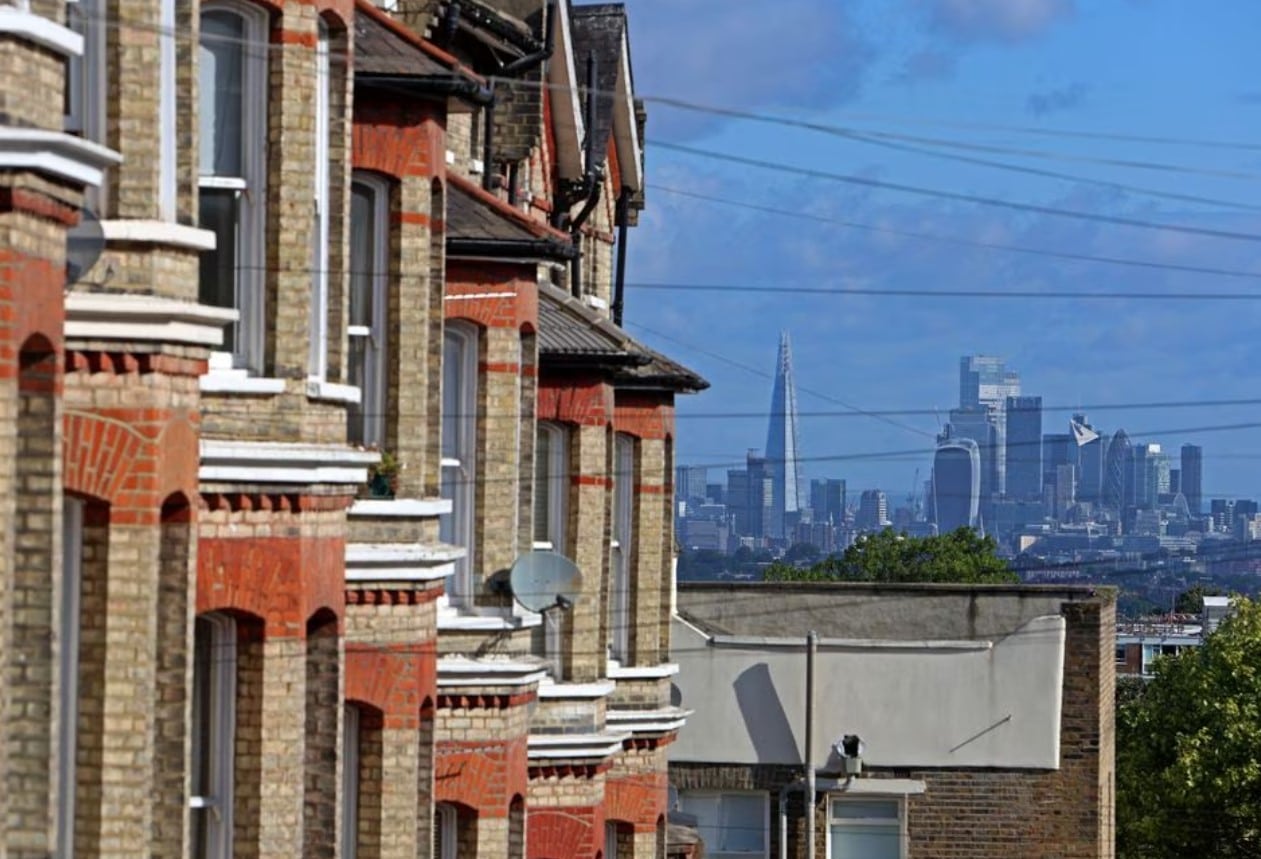 cover UK mortgage approvals drop to lowest in over a year after tax break ends